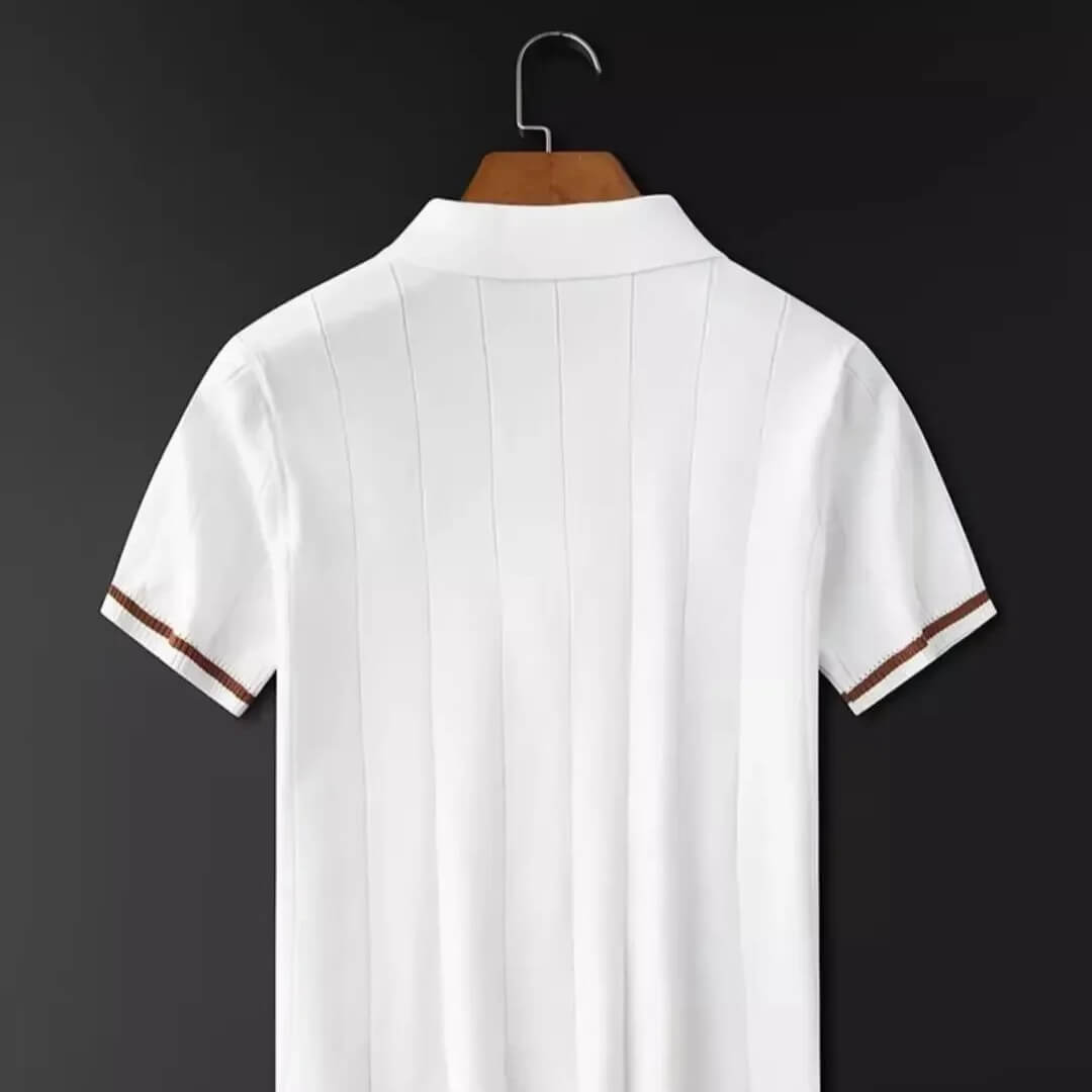 Polo Sora - Detalhe Minimalista